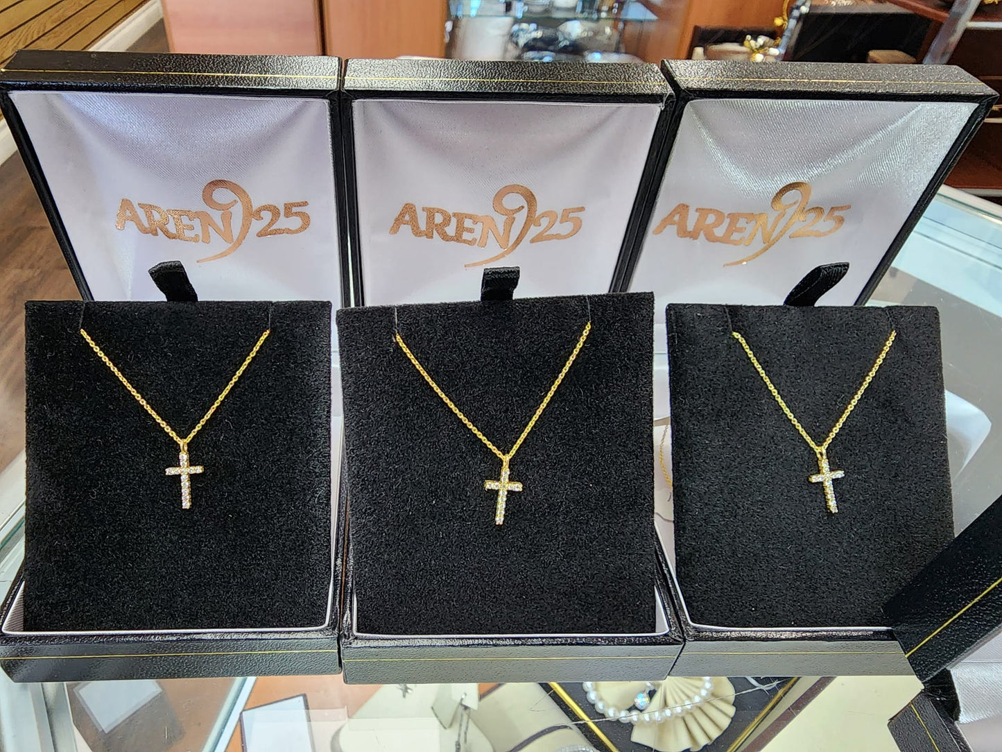 18k yellow Gold cross Diamond pendant