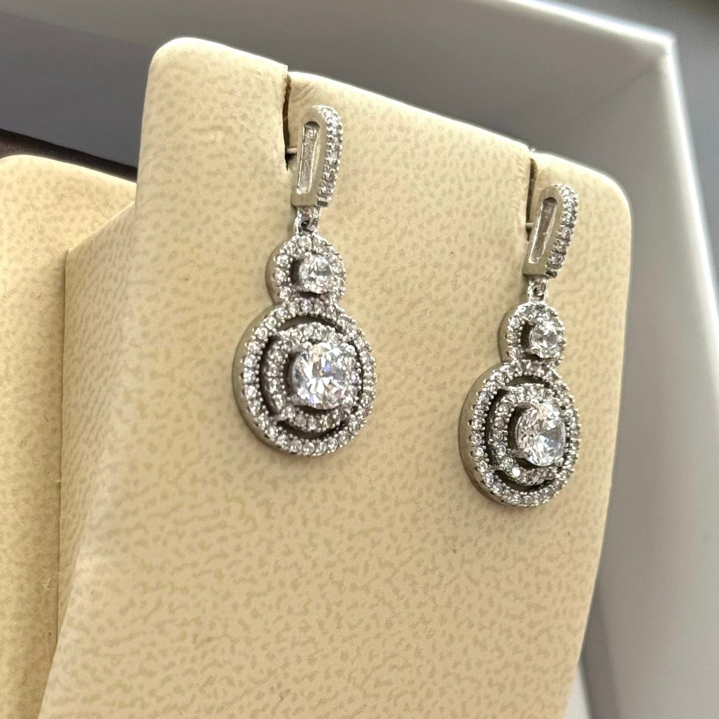 Round Dangle earrings