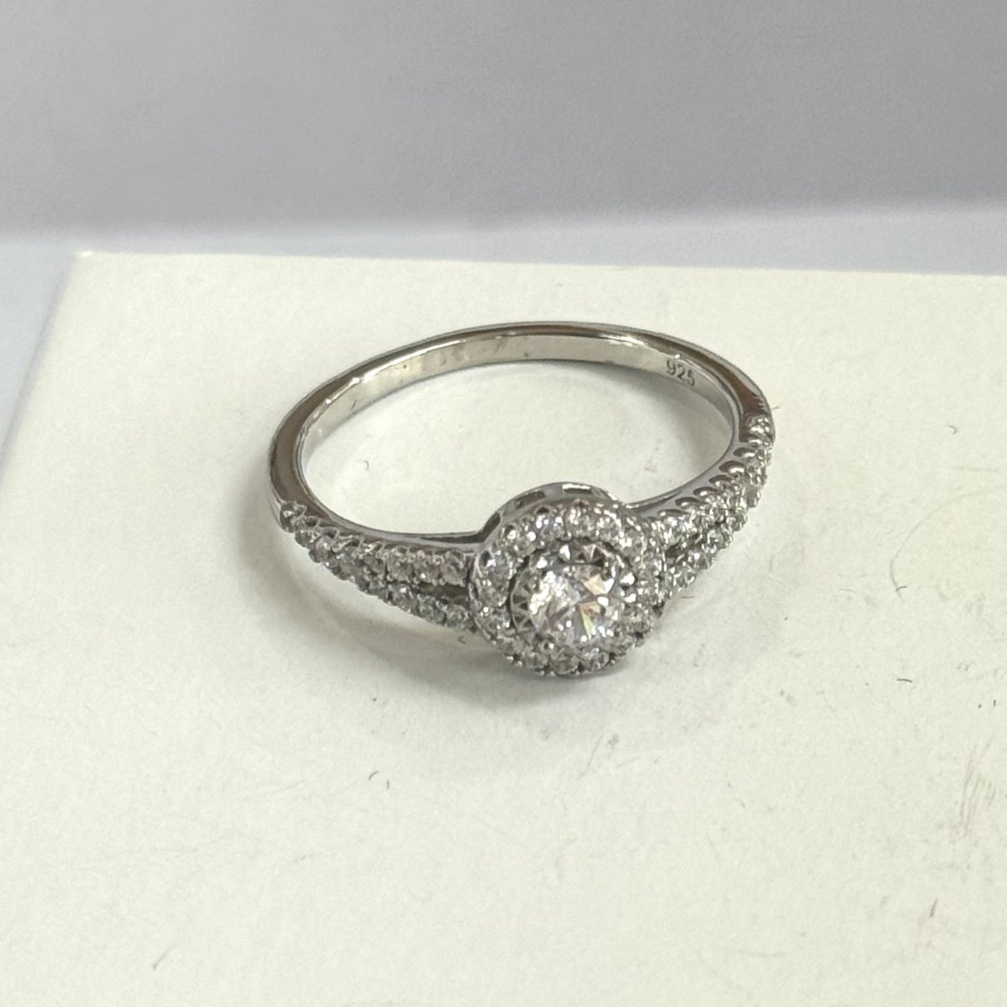 Circle cluster Cubic Zirconia ring #258