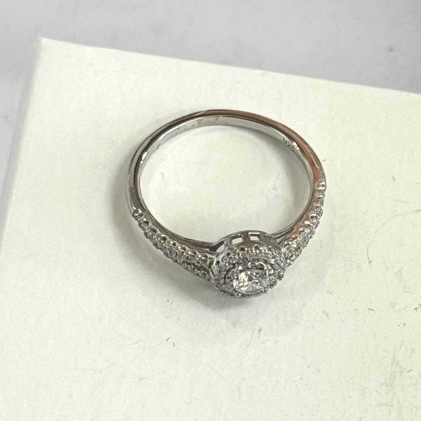 Circle cluster Cubic Zirconia ring #258
