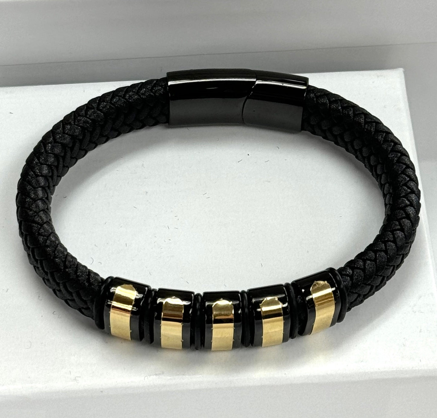 18k gold Bracelet with rope band