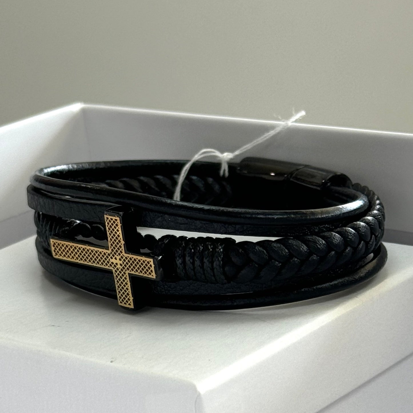 Wristband with 18k Gold Design
