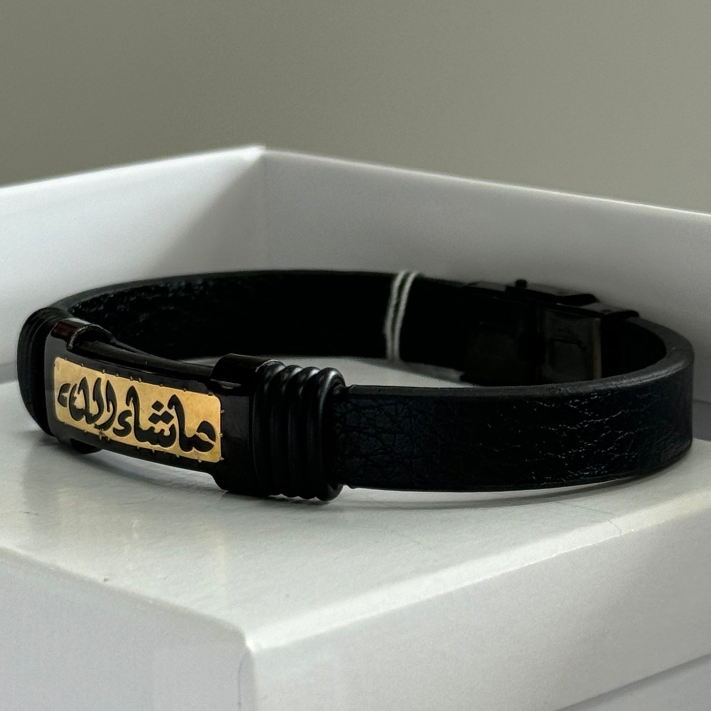 Wristband with 18k Gold Design