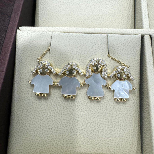 3 girls with their Mother