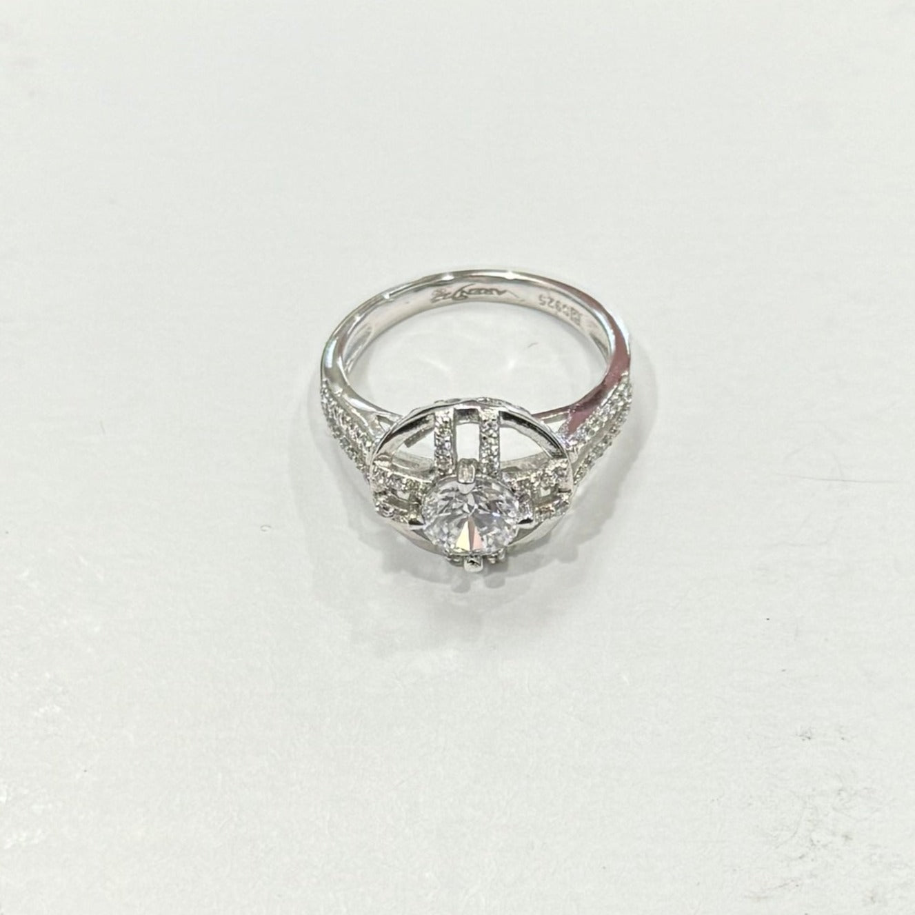 Cubic Zirconia Engagement ring #231