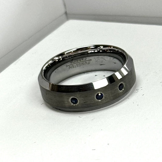 Sleek men's ring with 3 stones #317